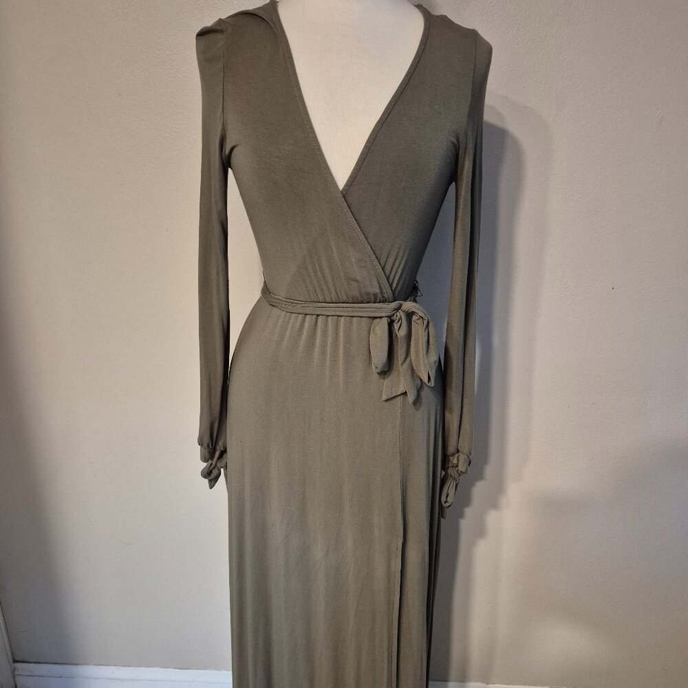 Sage Green Long Sleeve Maxi Dress. Size Small